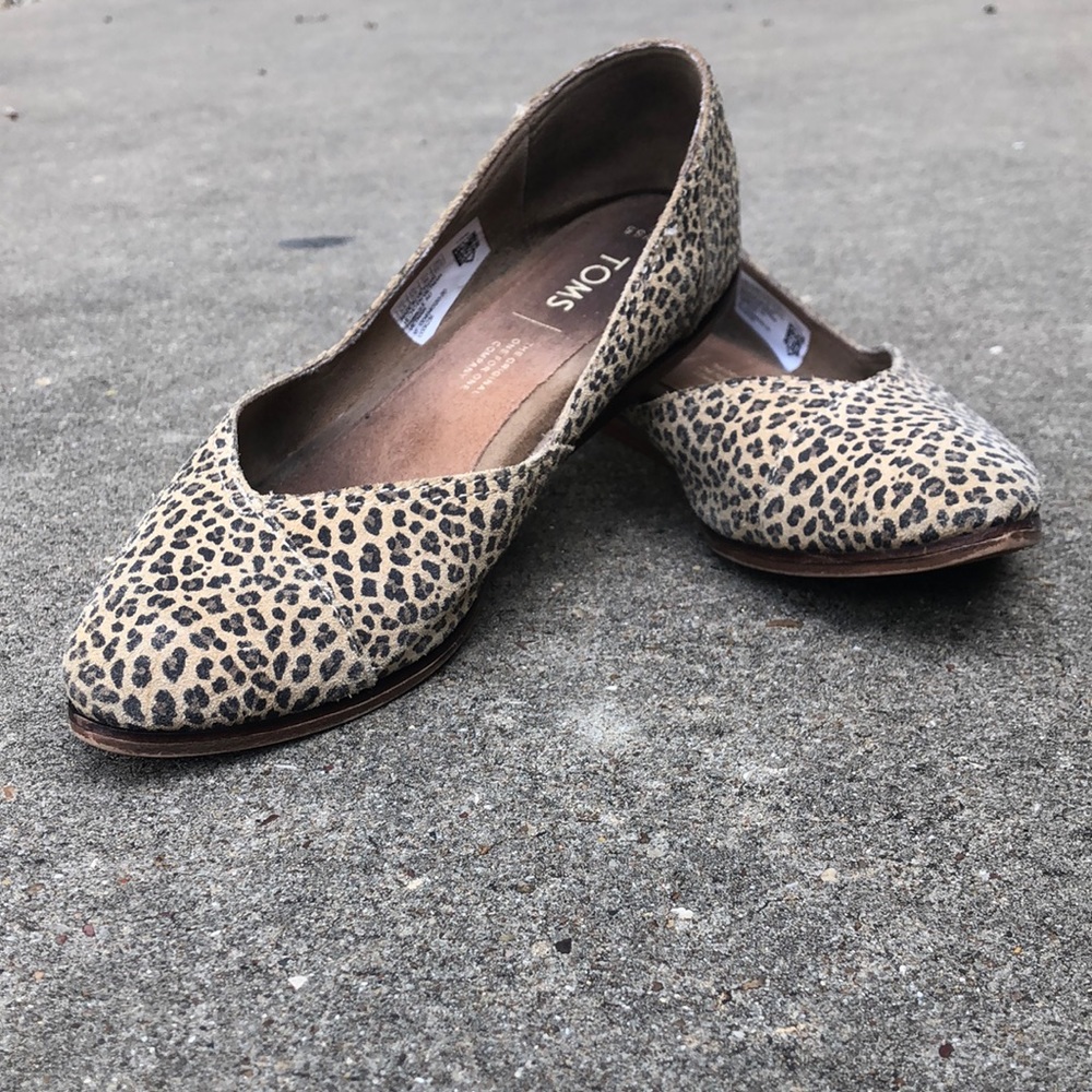 Toms Leopard Flats Size 5.5